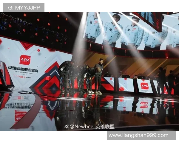 聚焦CSGO：FPX战队在比赛中展现的意识与战术思考分析