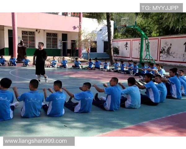 史鸿飞的成长之路与奋斗精神探讨：从平凡到卓越的励志故事