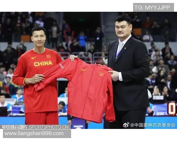 易建联的篮球传奇之路：从青涩少年到国家队核心的成长故事