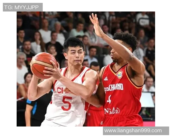 方硕的篮球之路：从青涩少年到职业赛场的蜕变与成长