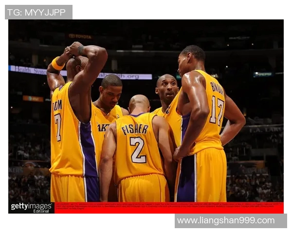 湖人对阵火箭精彩瞬间高清图片回顾与分析 湖人对阵火箭精彩瞬间高清图片回顾与分析