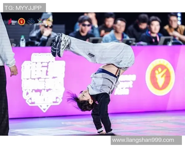 重庆街舞队与广州街舞队赛后状态分析与精彩瞬间回顾