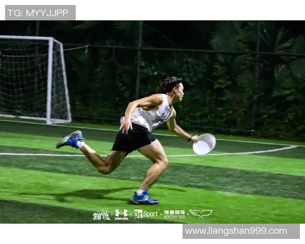 重庆飞盘队的节奏对比解析与战术优势探讨 重庆飞盘队的节奏对比解析与战术优势探讨