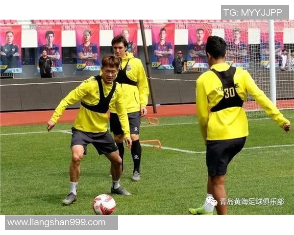 青岛黄海迎战贵州恒丰争夺中甲联赛关键三分的精彩对决