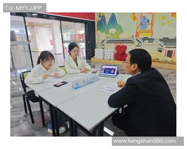 飞盘与梦想交织的旅程:陈秀英的深度对话与人生启示 飞盘与梦想交织的旅程:陈秀英的深度对话与人生启示