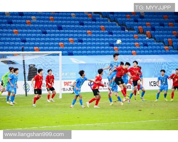 U18黑山队与匈牙利队激战正酣青少年足球赛精彩对决引人关注 U18黑山队与匈牙利队激战正酣青少年足球赛精彩对决引人关注