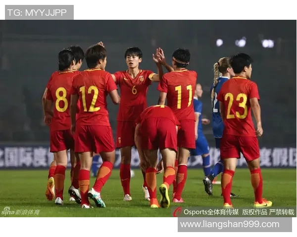 冰岛女足与奥地利女足激战正酣谁能在国际赛场上笑到最后