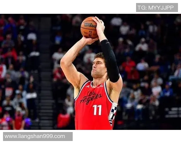 布鲁克洛佩斯：从NBA巨星到篮球战术的创新者与领军人物